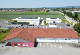 Pfatter, Einkaufsmarkt