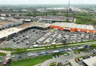 Leszno, Park Handlowy S1